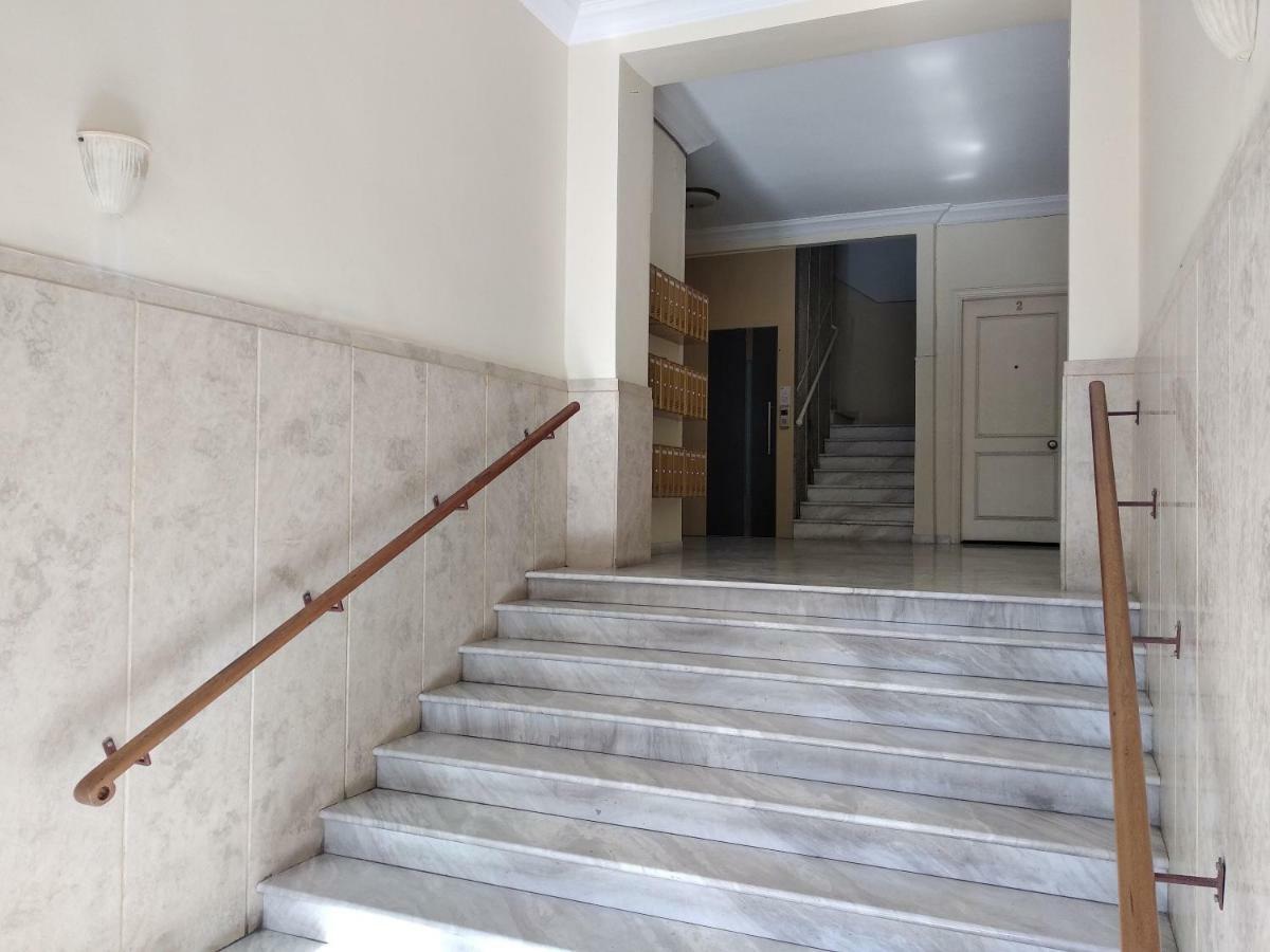 Metro 5 P. Dionisiou Street Appartement